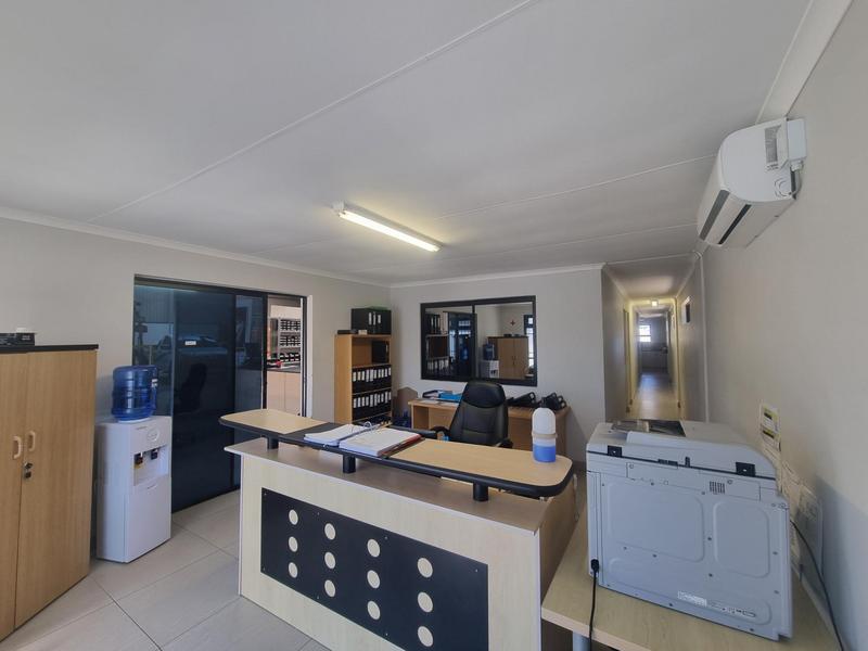 To Let commercial Property for Rent in Newton Park Eastern Cape